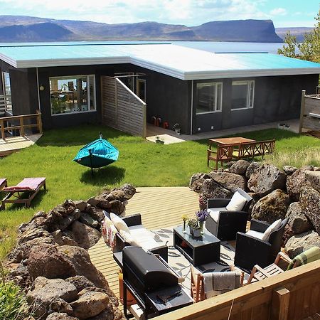 Guesthouse Stekkabol Patreksfjordur Ngoại thất bức ảnh