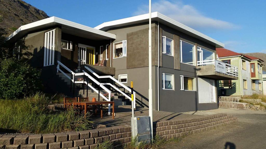 Guesthouse Stekkabol Patreksfjordur Ngoại thất bức ảnh